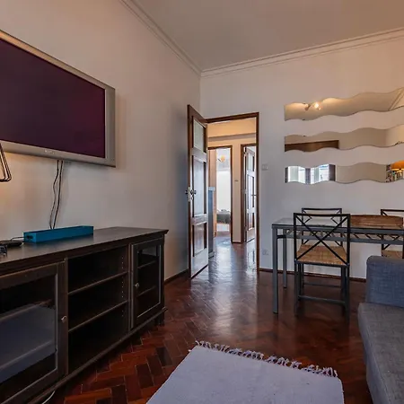 Tagus Views * ליסבון